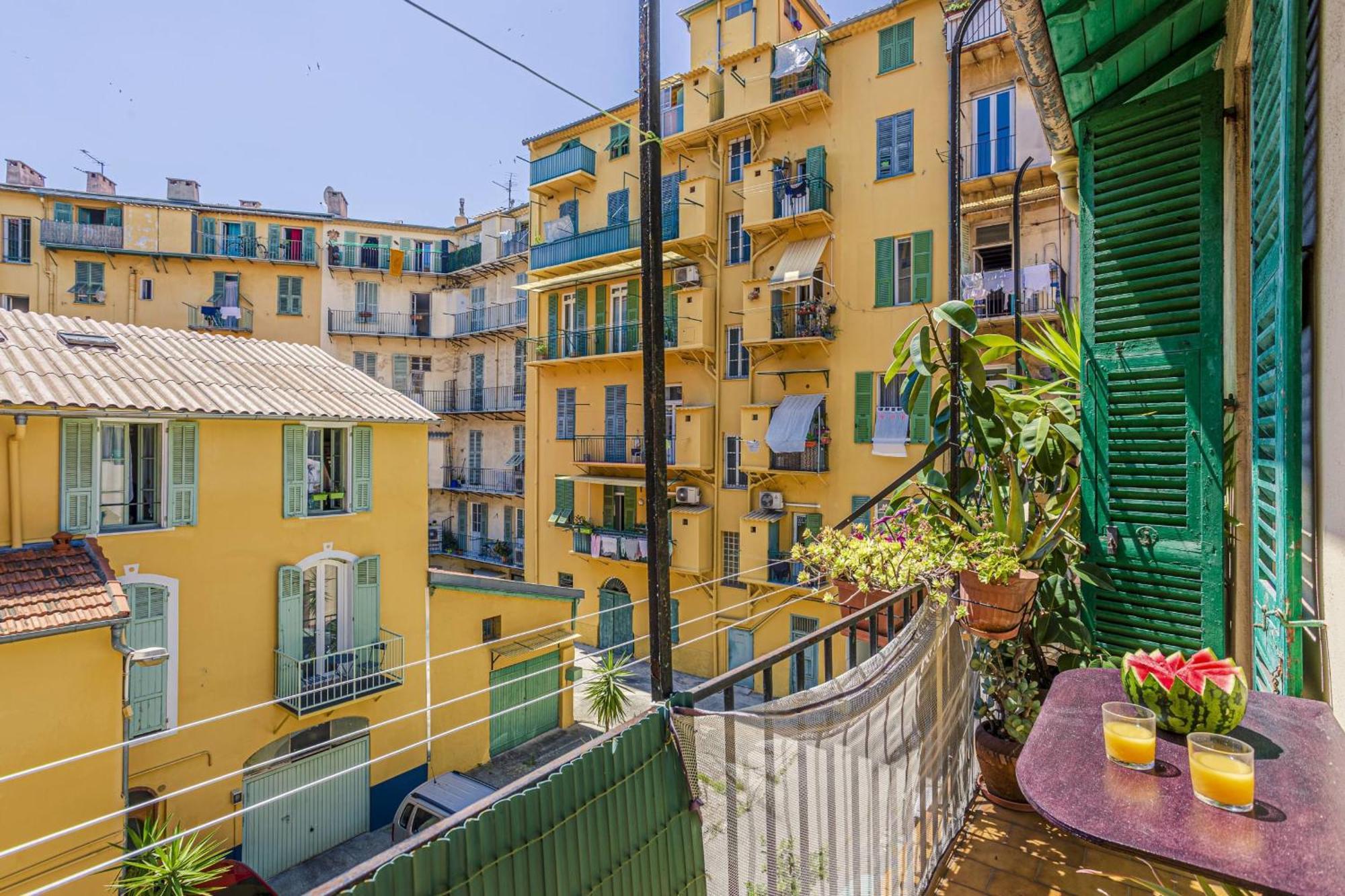 Guisol - Typical Nice 3 Bedroom Ac Near Port Bagian luar foto